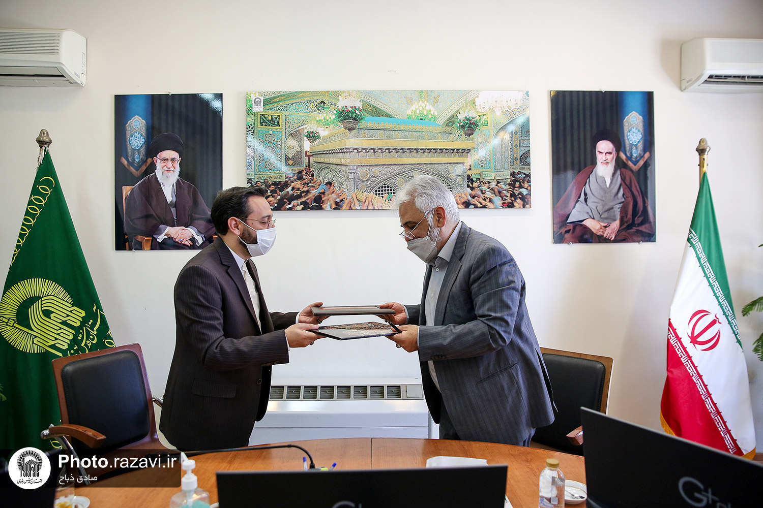 توافق آستان قدس رضوی و دانشگاه آزاد اسلامی برای توسعه فعالیت‌های دانش‌بنیان